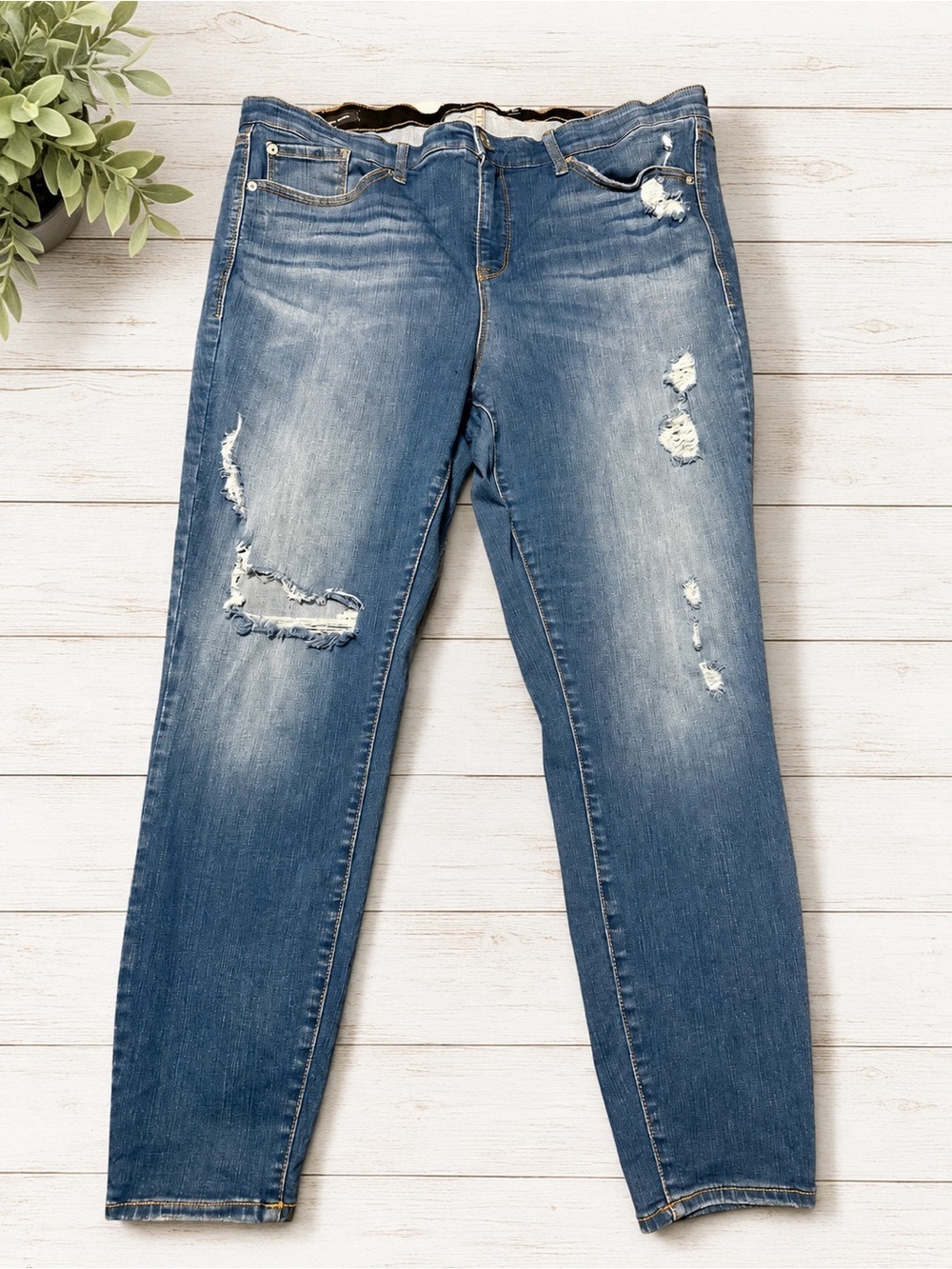 Torrid Sky High Skinny Distressed Jeans Size 20R